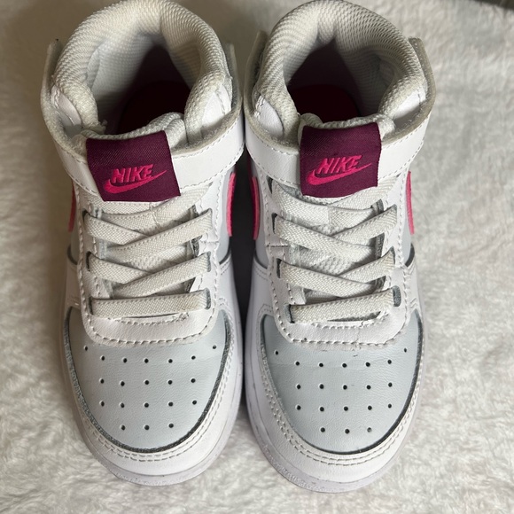 Girls size 9 Nike high top - Picture 5 of 6